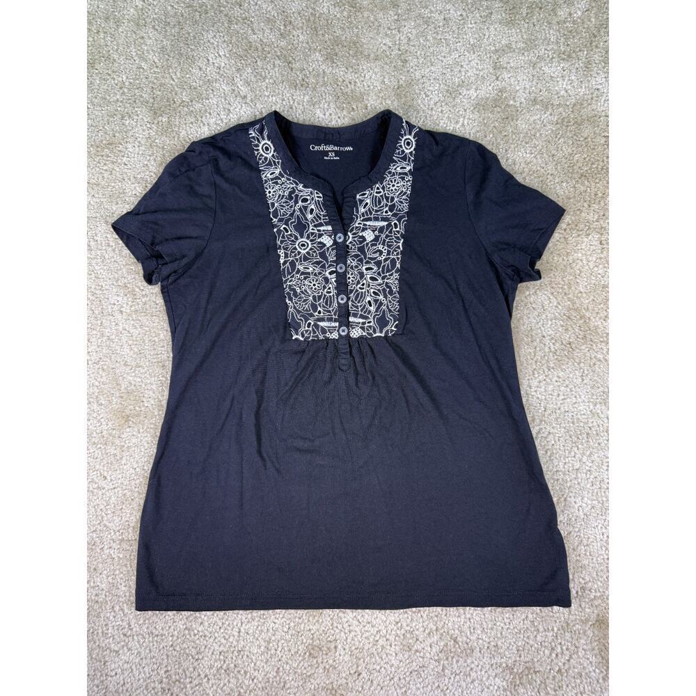 Croft & Barrow Womens Black Short Sleeve Floral Top Size XS Embroidered C805